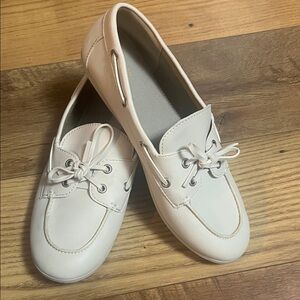 Tommy Bahama Cream Loafers Size 9 1/2